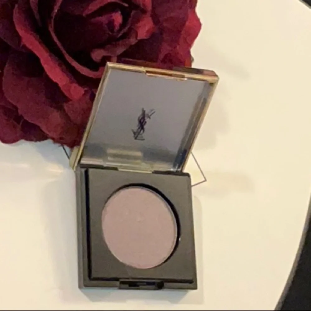 Yves Saint Laurent Satin Crush Eye Shadow - (28) Unconforming Taupe